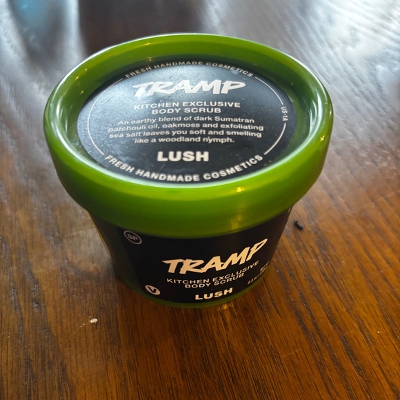 Lush Kitchen exclusive Tramp Body Scrub - Picture 1 of 2
